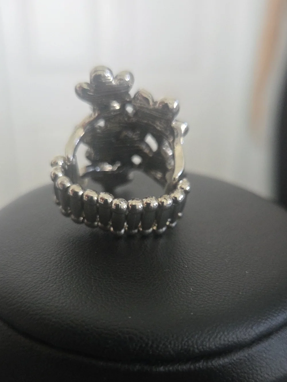 Paparazzi White Flower Ring NWOT